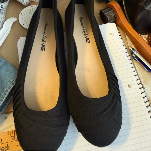 American Eagle Black Ballerina Flats Size 8 Pleated Detailing Round Toe Shape - Picture 7 of 10